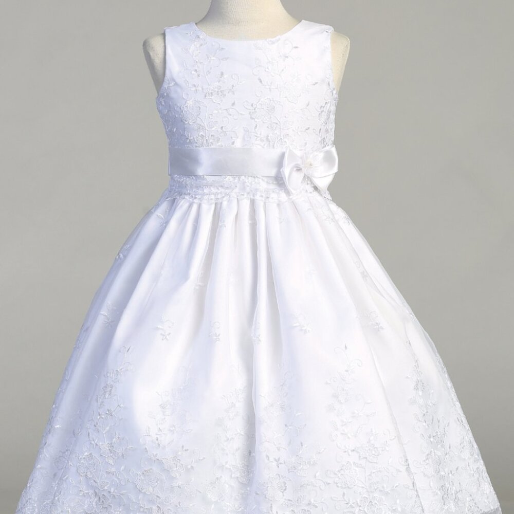 Sizes 6 & 8, Girls White First Communion Dress w/ Embroidered Organza (110)